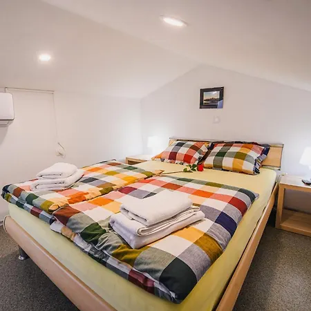 Sleek And Stylish With Sea View - Comfort Two Bedroom With Terrace ウマグ