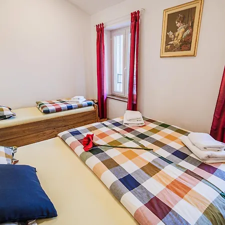 Apartment Sleek And Stylish With Sea View - Comfort Two Bedroom With Terrace *