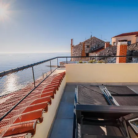 Sleek And Stylish With Sea View - Comfort Two Bedroom With Terrace