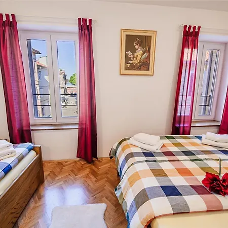 Sleek And Stylish With Sea View - Comfort Two Bedroom With Terrace Apartmán Umag